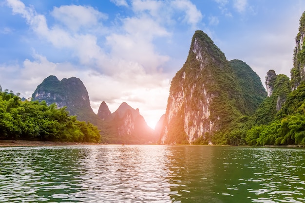 有道翻译下载优势：2025最新功能解析，哪点让用户爱不释手？ 二